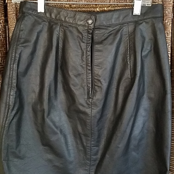 Leather Skirt by David Benjamin collection - Picture 5 of 7